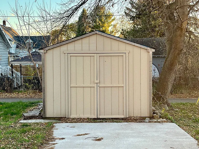 713 Augusta Ave — Photo 20