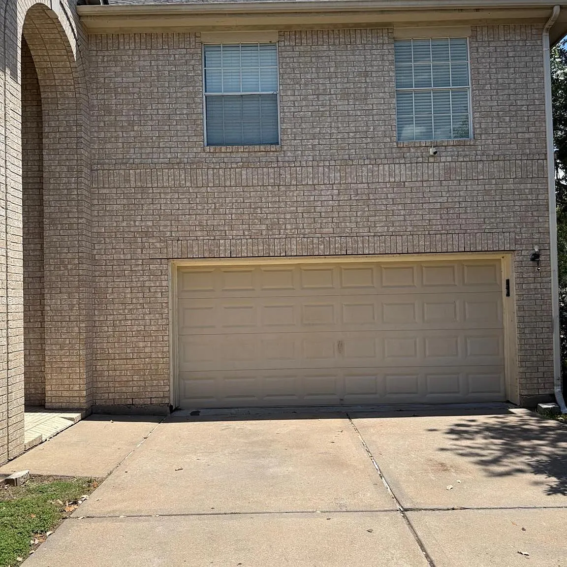 5 bed, 3.5 bath, 4406 sqft, $3,495 — Photo 3