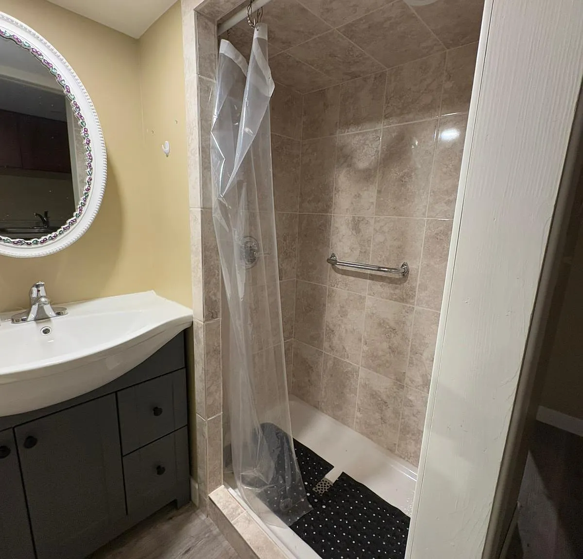 1 bed, $1,300 — Photo 4