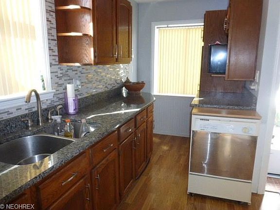 3rd image of 9102 S Highland Ave