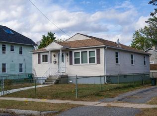 66 Merida St, Springfield, MA 01104
