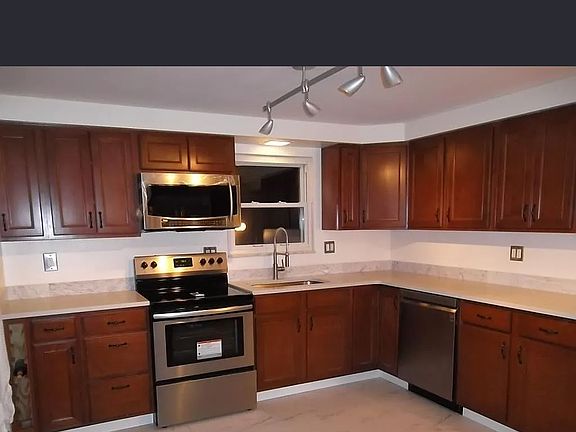 3rd image of 2617 Bethel Crest Dr