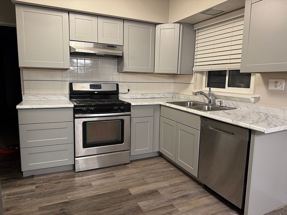 1st image of 1383 W Gill Pl