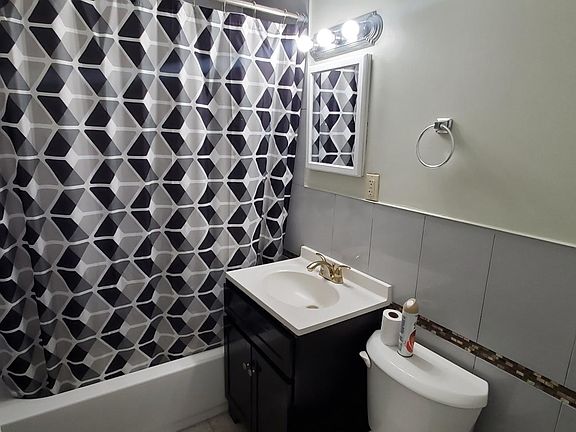 4th image of 297 N Center St #4