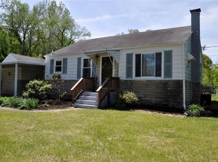 25 Valley Dell Dr, Fenton, MO 63026