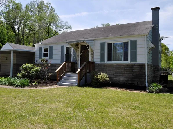 25 Valley Dell Dr, Fenton, MO 63026