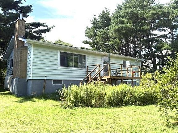 3rd image of 787 Shore Rd