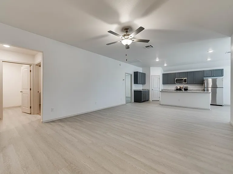 8206 E County Road 111 — Photo 4
