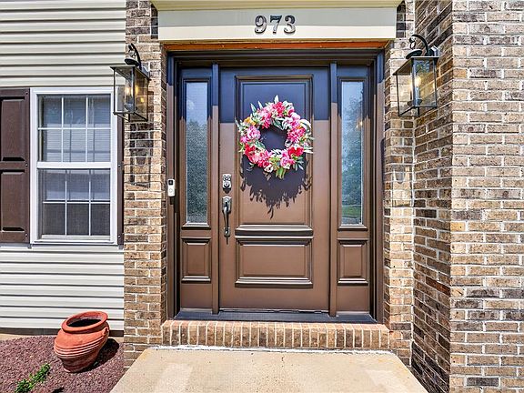4th image of 973 Heather Ln