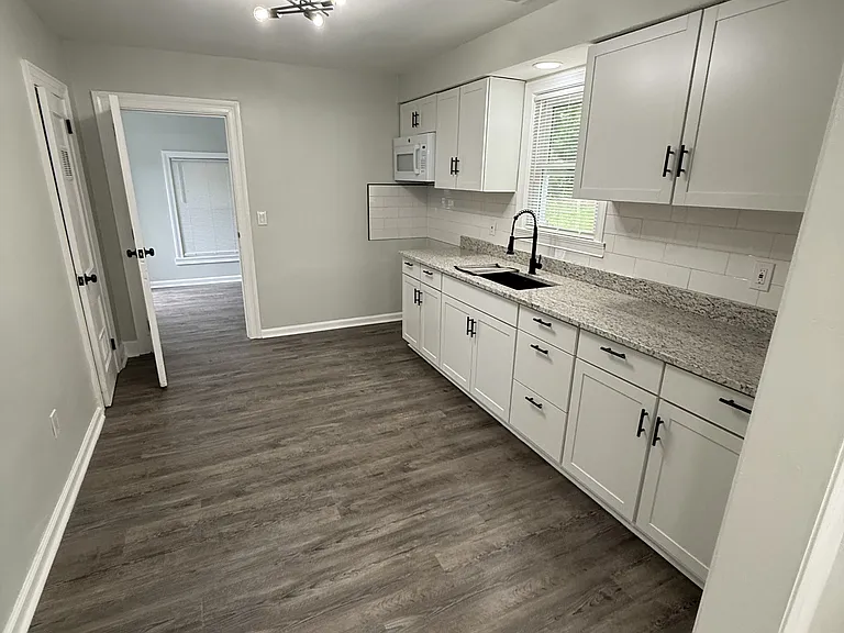 2822 E Wynnton Ln — Photo 10