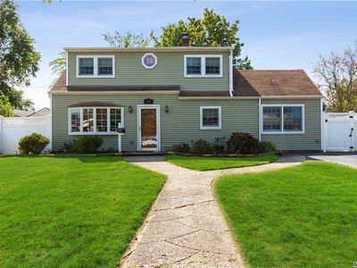 38 Griddle Ln, Levittown, NY, 11756