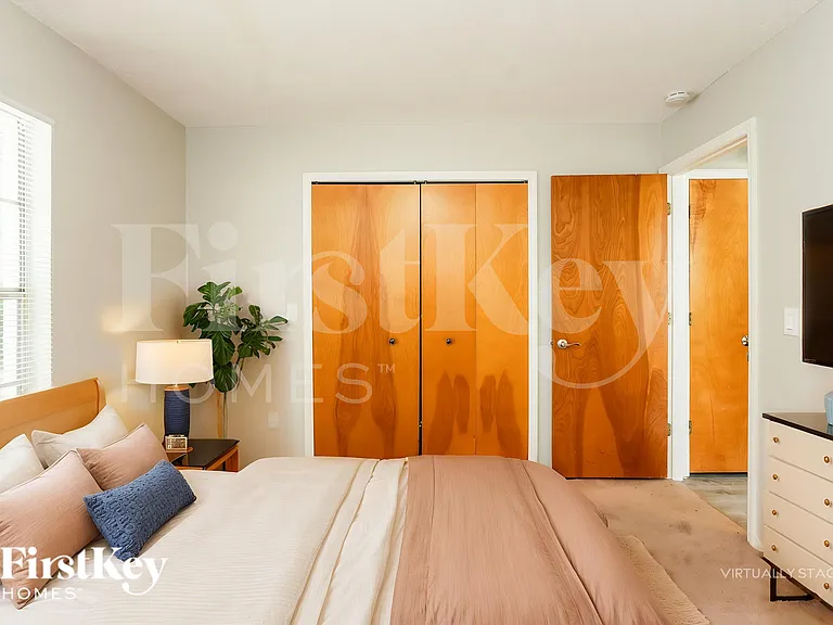 913 Sylvia Dr — Photo 15