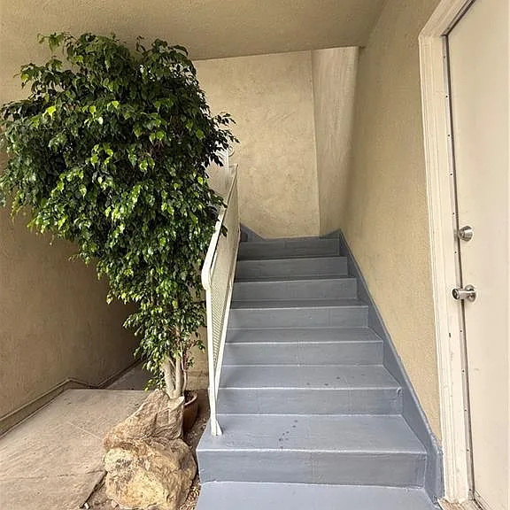 423 S Le Doux Rd #10 — Photo 17