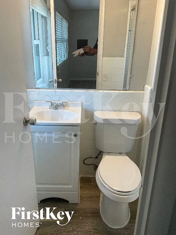 3 bed, 2.0 bath, 1408 sqft, $1,995 — Photo 3
