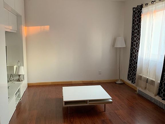 2nd image of 2153 E 13th St APT 1F