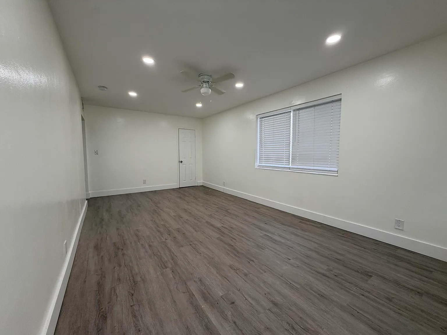 2 bed, 1.0 bath, 1100 sqft, $2,050 — Photo 3