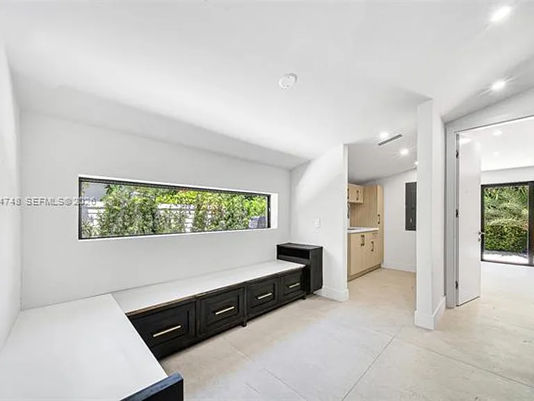 899 NE 71st St #899 — Photo 34