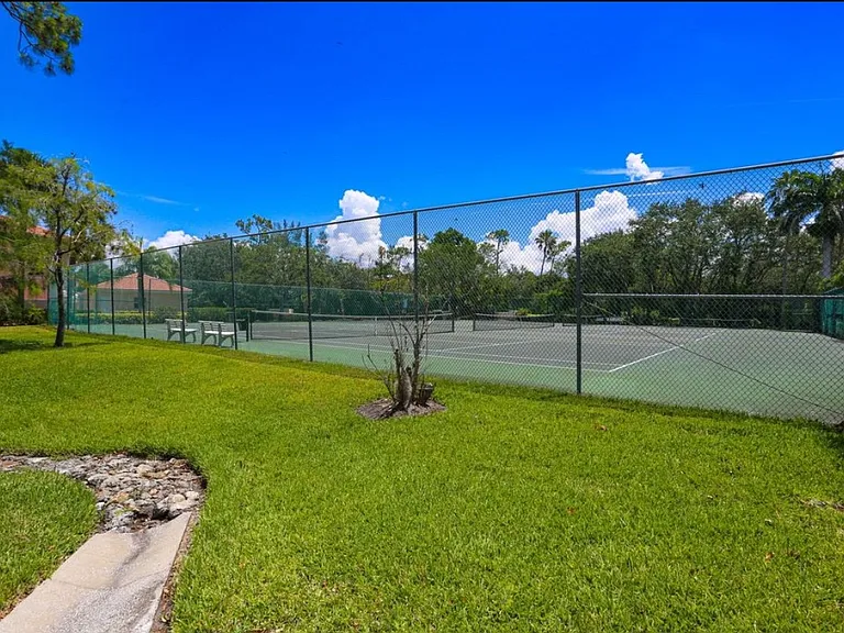 966 Woodshire Ln #204 — Photo 19