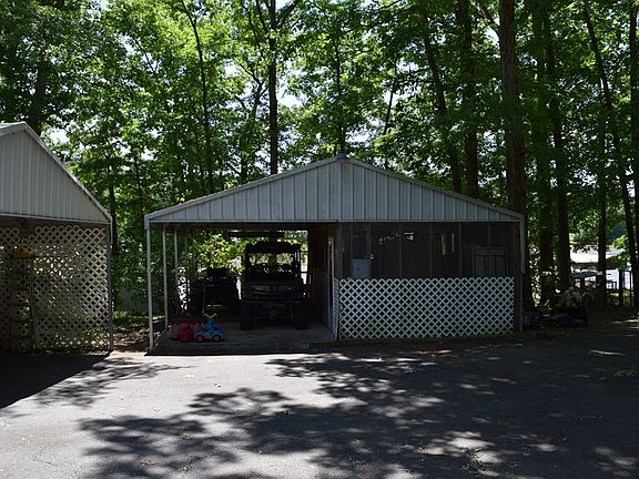 5th image of 182 Phillips Rd
