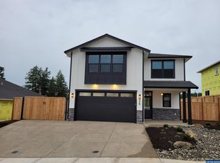 529 NW Crater Lake Dr, Dallas, OR 97338