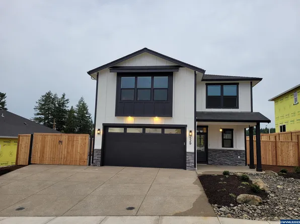 529 NW Crater Lake Dr, Dallas, OR 97338