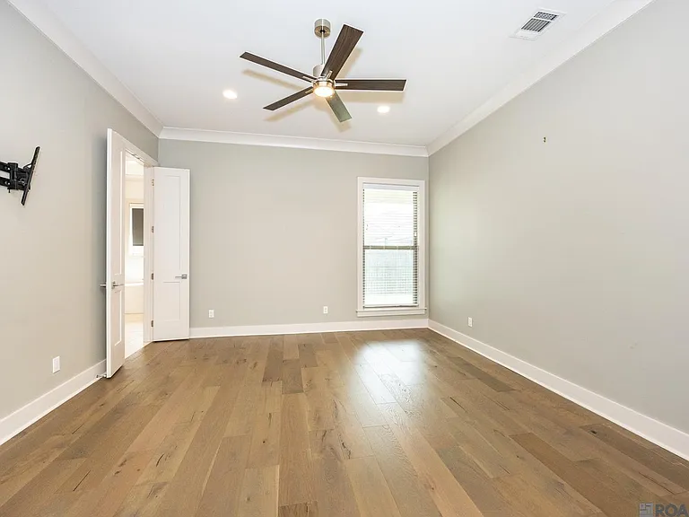 8543 Landau Dr — Photo 14