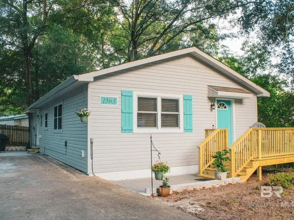 1563 Valencia Dr, Lillian, AL 36549