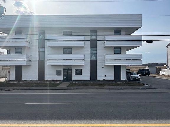 3rd image of 567 Ocean Boulevard #107