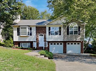 1703 Hunterwoods Dr, High Point, NC 27265