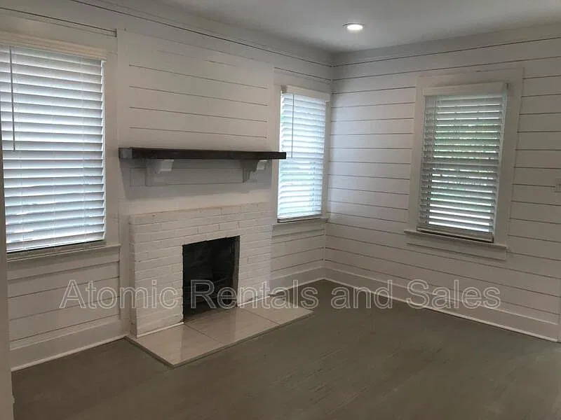 2 bed, 1.0 bath, 948 sqft, $1,600 — Photo 3