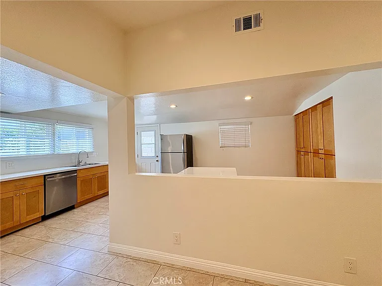 1641 N Towne Ave — Photo 8