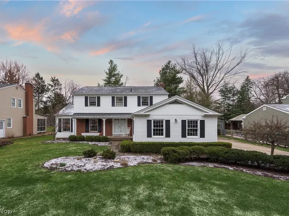 29001 Buchanan Dr, Bay Village, OH 44140