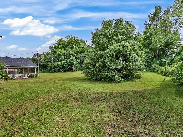 359 Meadow Ln — Photo 40