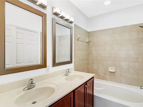 4th image of 11601 NW 89th St #F101396042