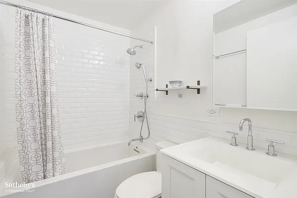Rented by Sotheby's International Realty | media 22