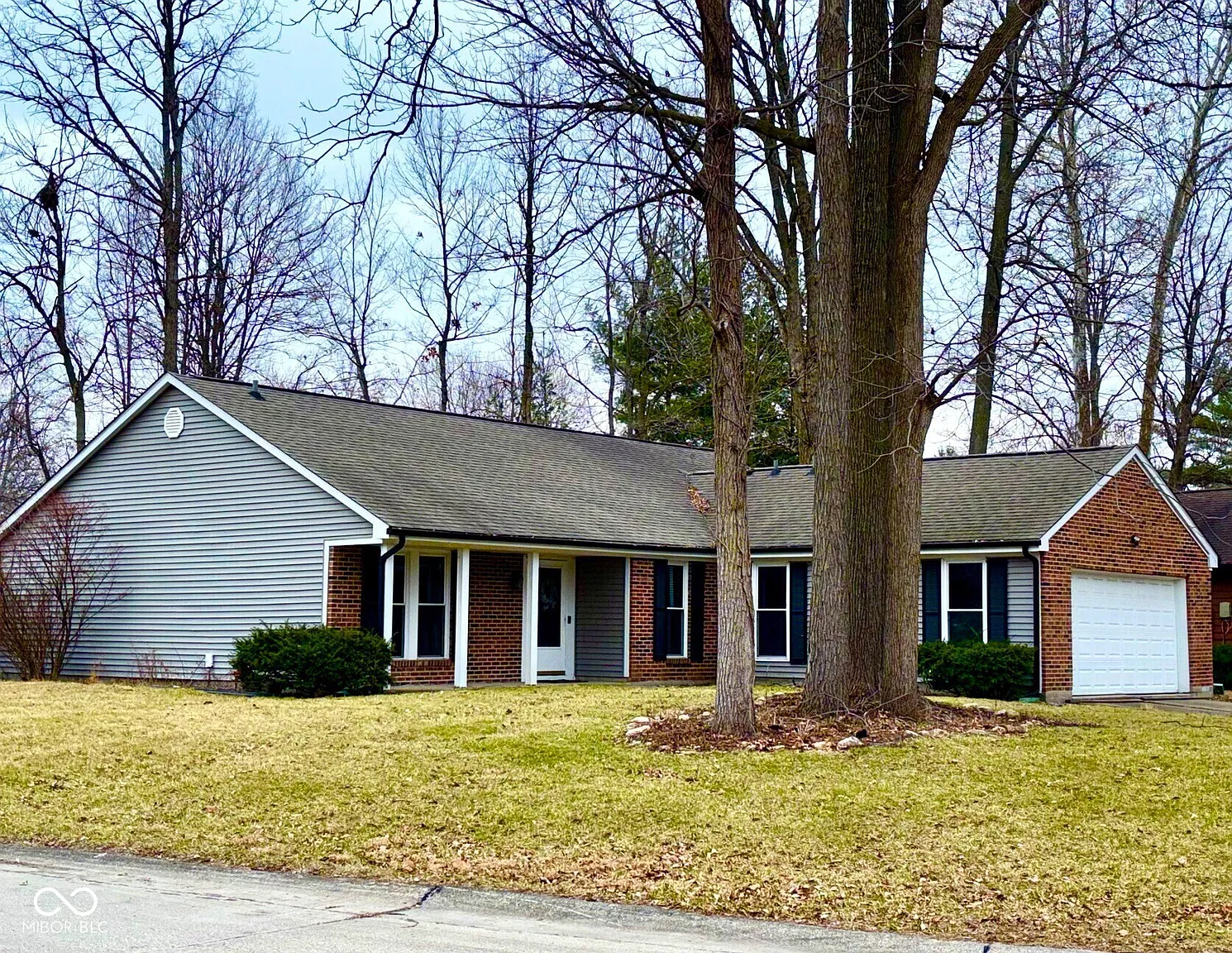 4350 Ashwood Dr photo 1