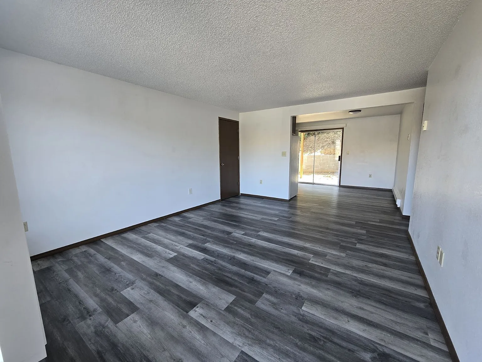 2 bed, 1.0 bath, $1,150 — Photo 3