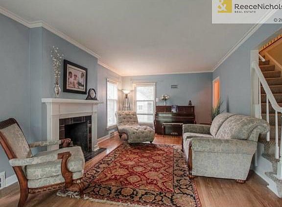 3rd image of 441 E 74th St