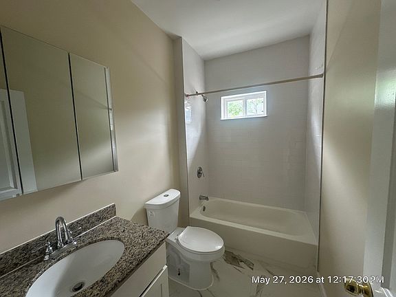 4th image of 1057 Lyndale Ave #1