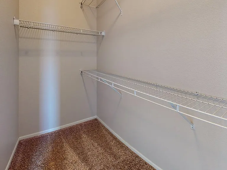 Eagle Crest Apartments — Photo 39