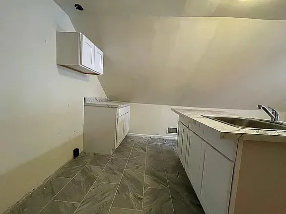 81 Goldsmith Ave #C — Photo 10