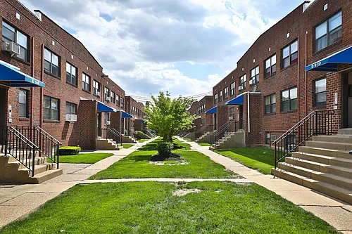 Revere Court Apartments Photo 1 Revere Court Apartments Photo 1