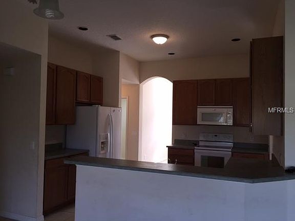 5th image of 1524 Clapton Dr