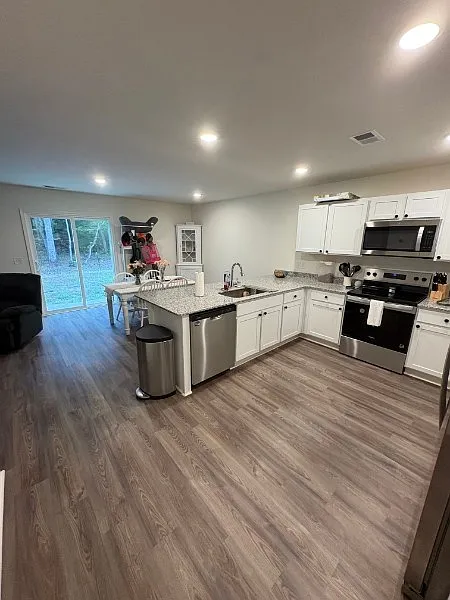 4 bed, 2.5 bath, 1765 sqft, $2,000 — Photo 4