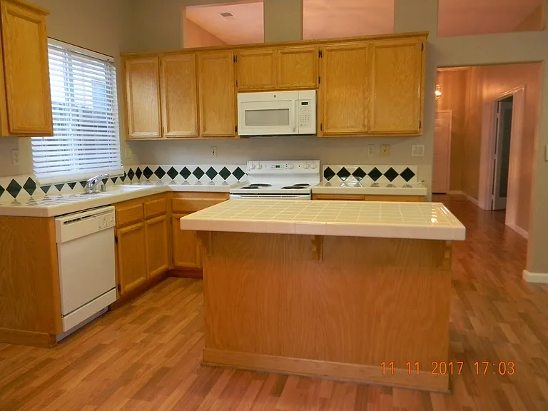 589 Alden Way — Photo 19