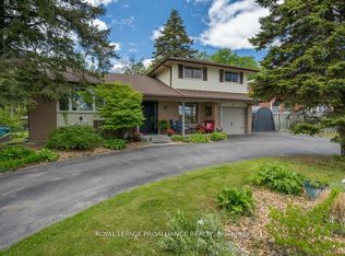 44 Sidney St, Belleville, ON K8P 3Y8