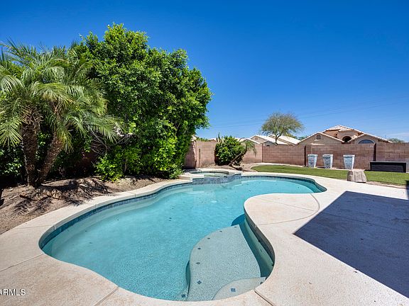 4th image of 8782 E PINCHOT Avenue
