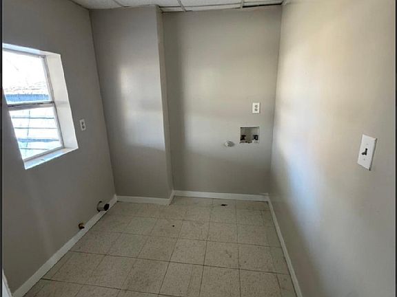 4th image of 125 SMALLWOOD DR