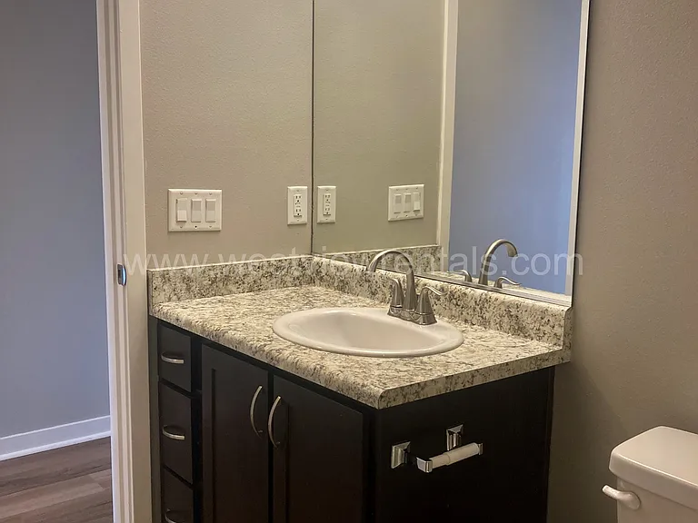 1010 Railroad Ave — Photo 288