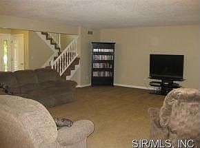 4th image of 946 University Dr